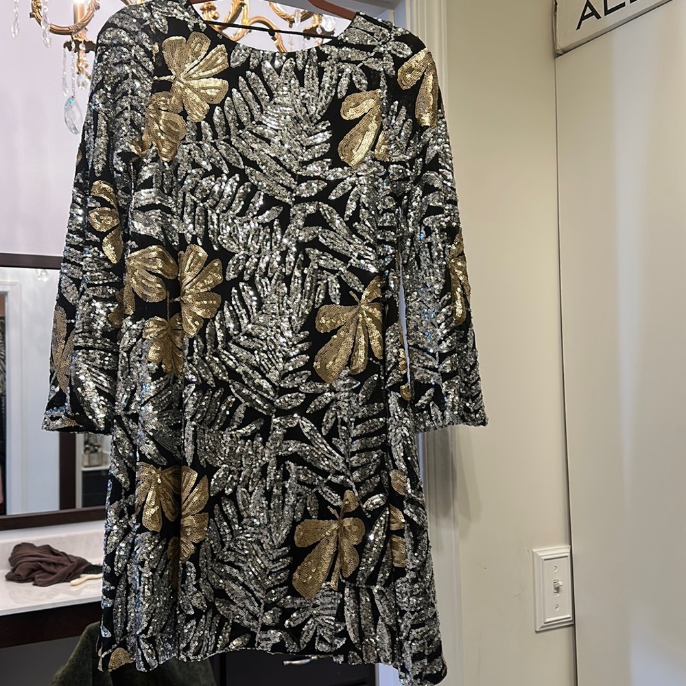 Badgely Mishka Dress size 2 very flattering and even more beautiful in person